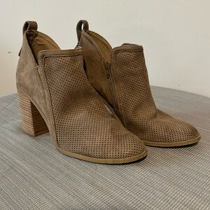 Madden Girl Evita Tan Heel Boots Booties Chunky Heel Shoes Size 10